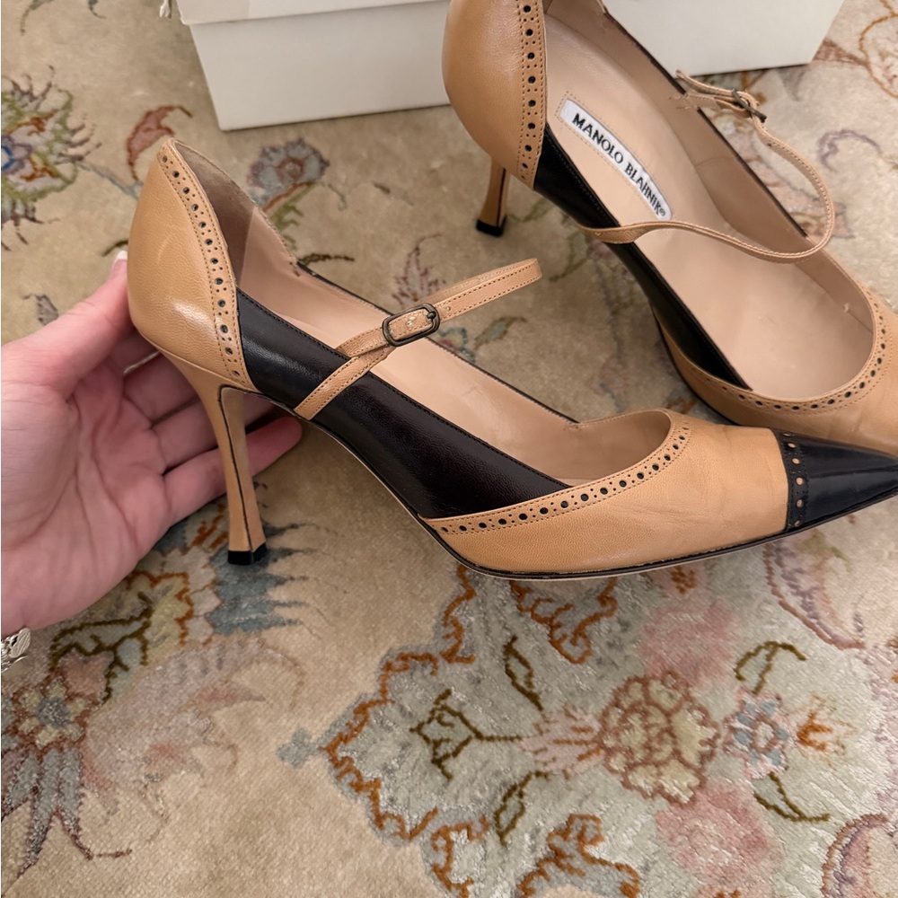 Vintage Manolo Blahnik heels size 38